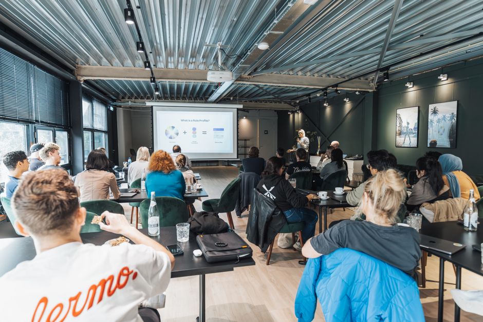 Porträt eines Dozenten für Tracking, Analytics und Dateninterpretation
